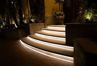 dekoracija in osvetlitev stopnišča