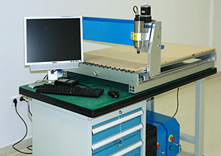 namizni cnc stroj